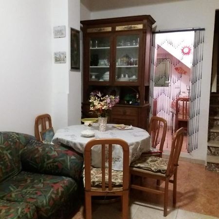 Casa Vacanza A Punta Secca Exteriör bild