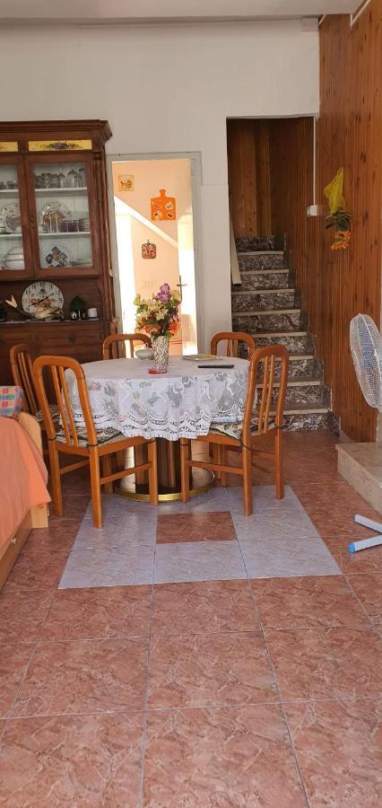 Casa Vacanza A Punta Secca Exteriör bild